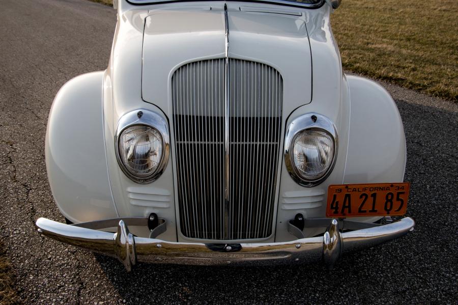 Детали экстерьера DeSoto Airflow Coupe (SE) 1934 года  (фото 4 из 42)